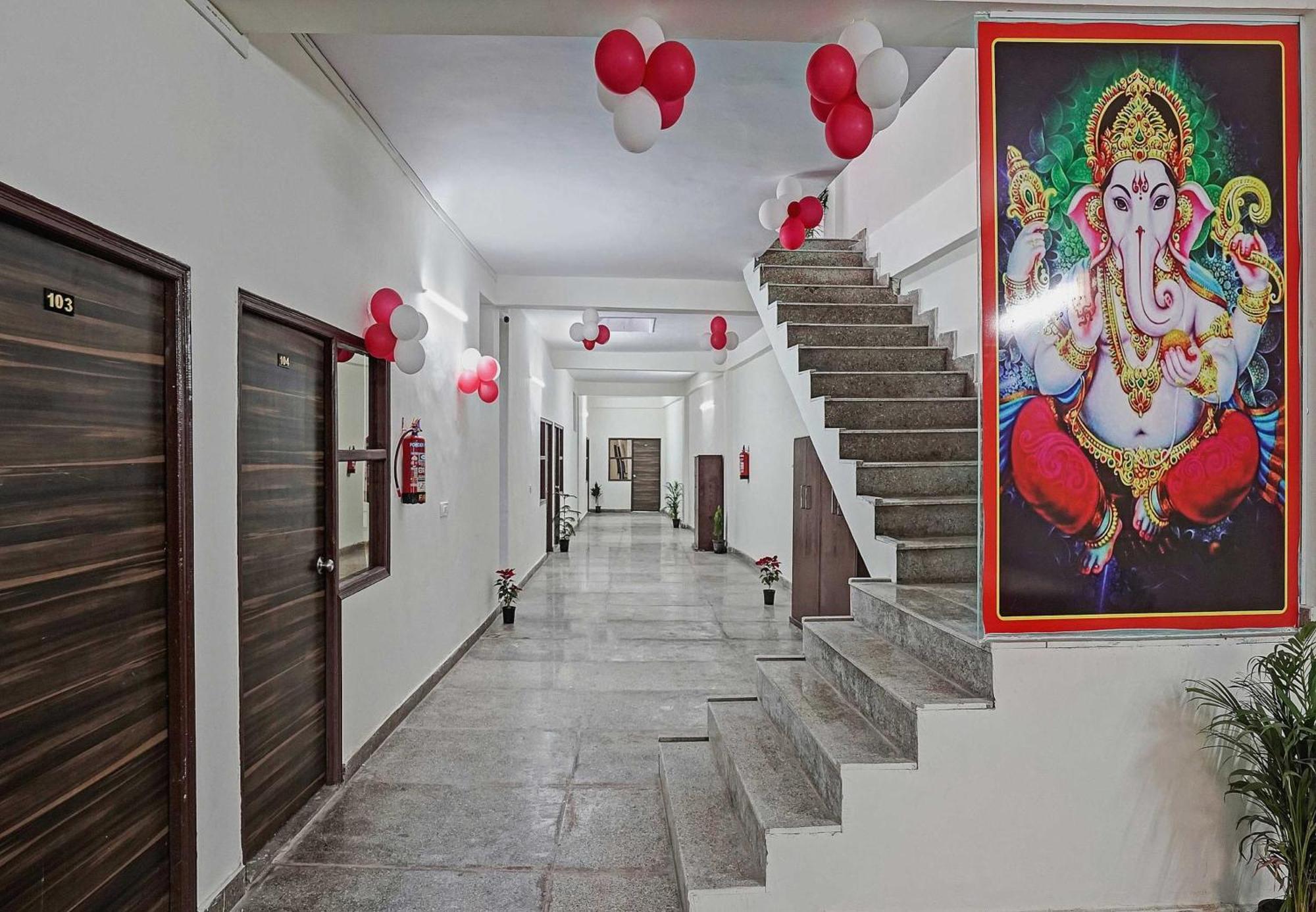 Hotel O Avs Hotel & Restaurant Noida Dış mekan fotoğraf