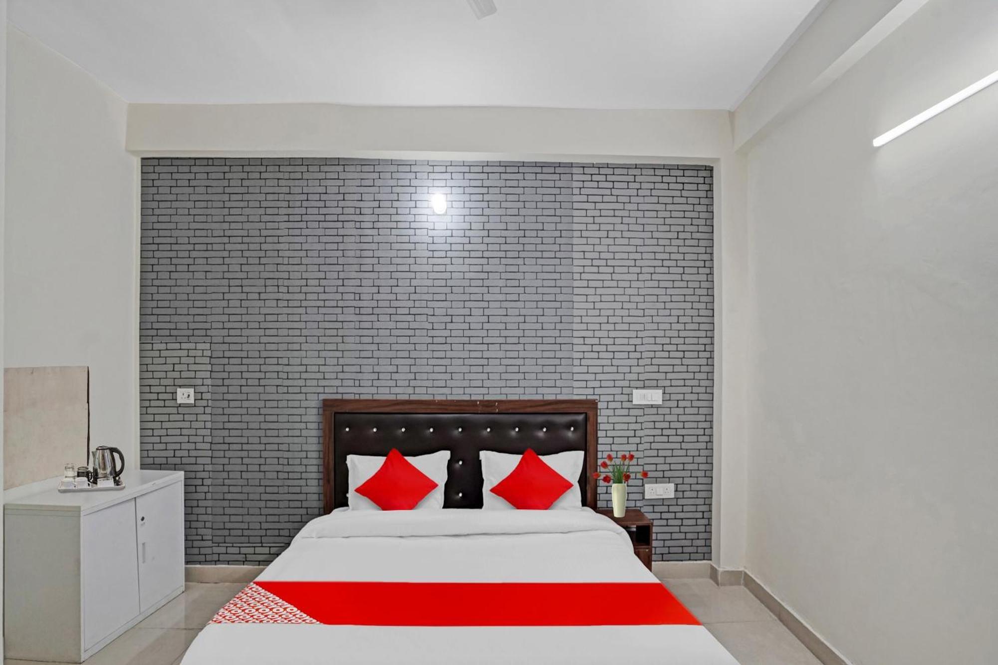 Hotel O Avs Hotel & Restaurant Noida Dış mekan fotoğraf