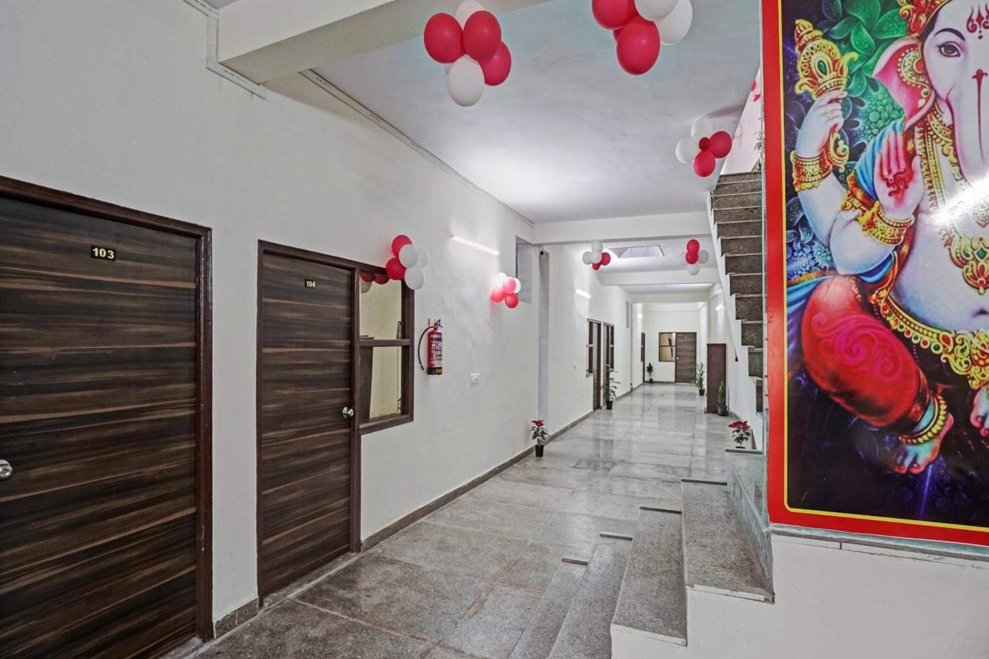 Hotel O Avs Hotel & Restaurant Noida Dış mekan fotoğraf